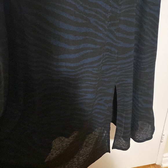 Long sleeve blue and black zebra print maxi dress 3X - Picture 8 of 9